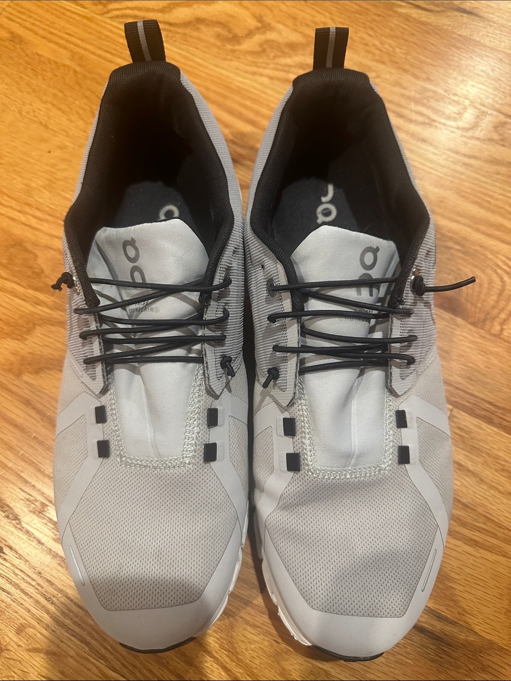 On Running Men's Light Gray Athletic Lace-Up Sneakers